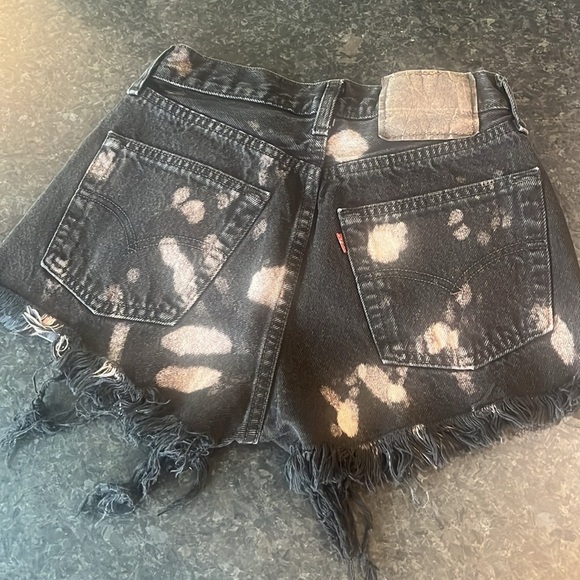 Distressed Black LEVI’S Denim Shorts - Picture 3 of 3